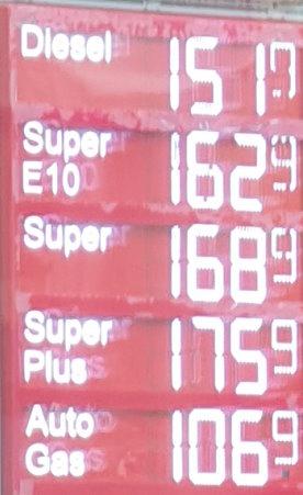 20250413_fuel-prices.jpg