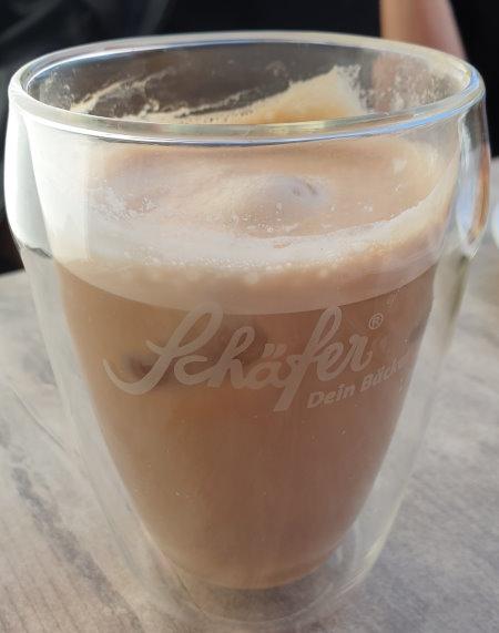 Frostie Cappuccino (:with ice cubes)
