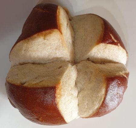 Laugenbrötchen 2