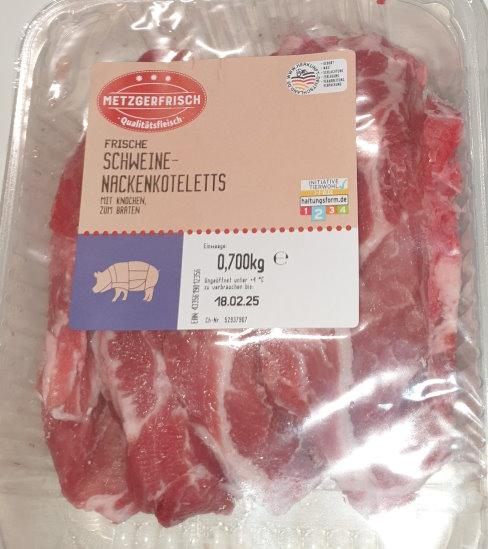 Nackenkoteletts-mit-Knochen-Pork-neck-chops-with-bone-1.jpg