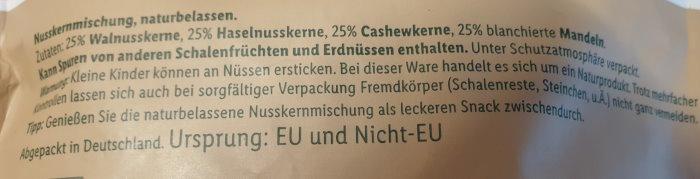 Nuts-Royal-Walnusskerne-Haselnusskerne-Cashewkerne-Mandeln-Zutaten.jpg