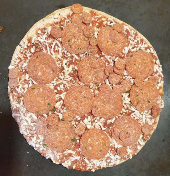 Pizza-Pepperoni-Salame-Ristorante-1.jpg