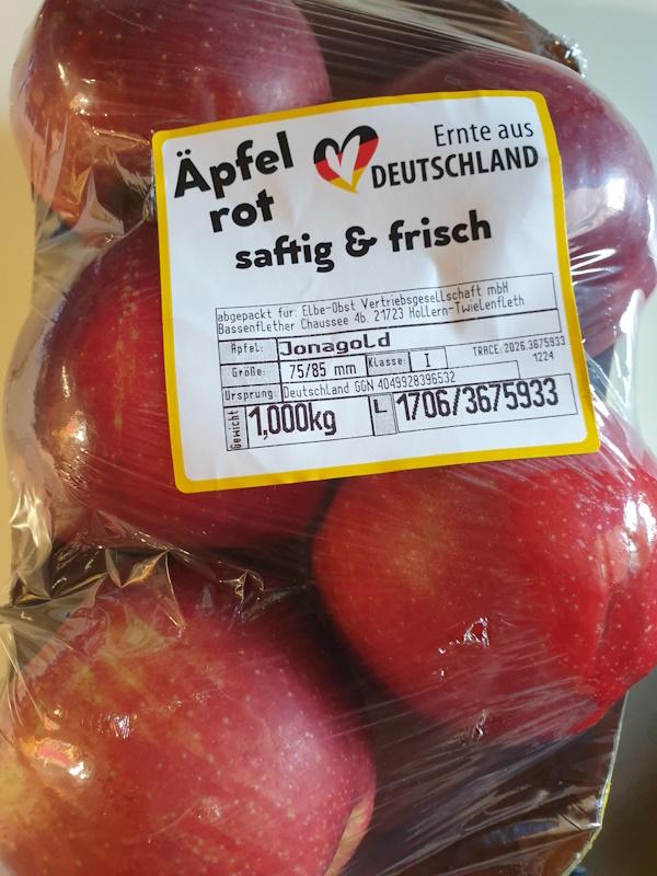 Red-apples-20260502_194401.jpg