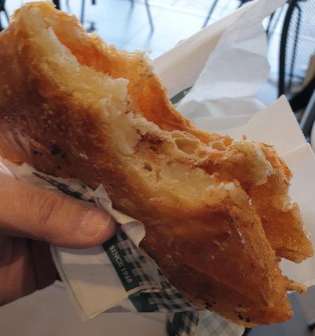 Veneti-bougatsa-el-venizelos.jpg